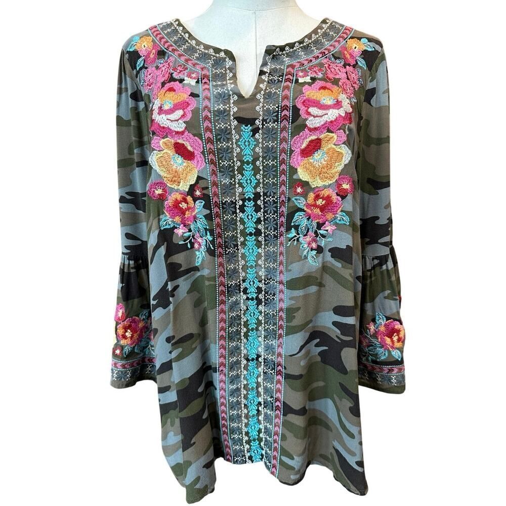 Andree by Unit Embroidered Floral Camo 3/4 Sleeve Blouse Boho Peasant SZ Small